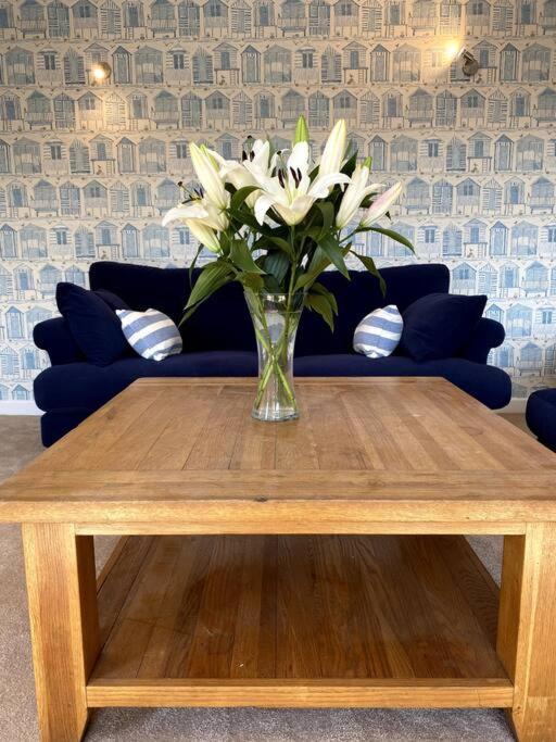 Stylish Contemporary Seaside Holiday Home With 5 Bedrooms, Sea View, Parking And Ev Point Herne Bay Eksteriør bilde