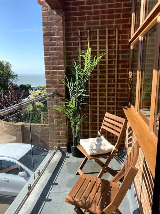 Stylish Contemporary Seaside Holiday Home With 5 Bedrooms, Sea View, Parking And Ev Point Herne Bay Eksteriør bilde